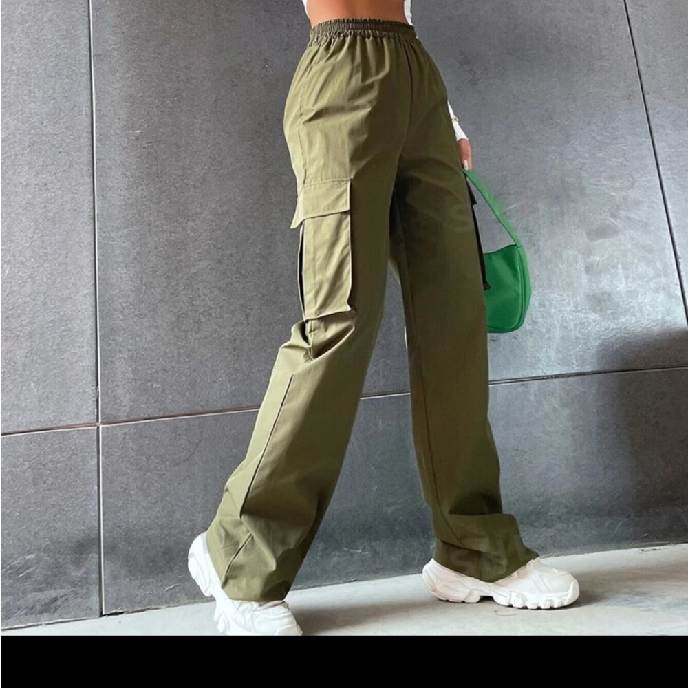 Green cargo pants NWT